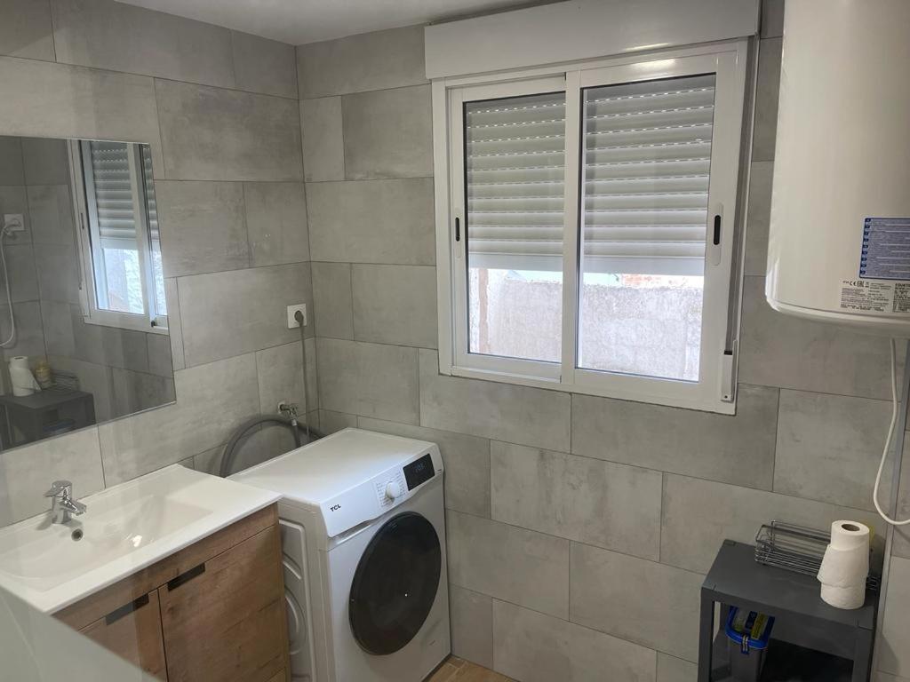 Bel Appartement Roses Plage Extérieur photo